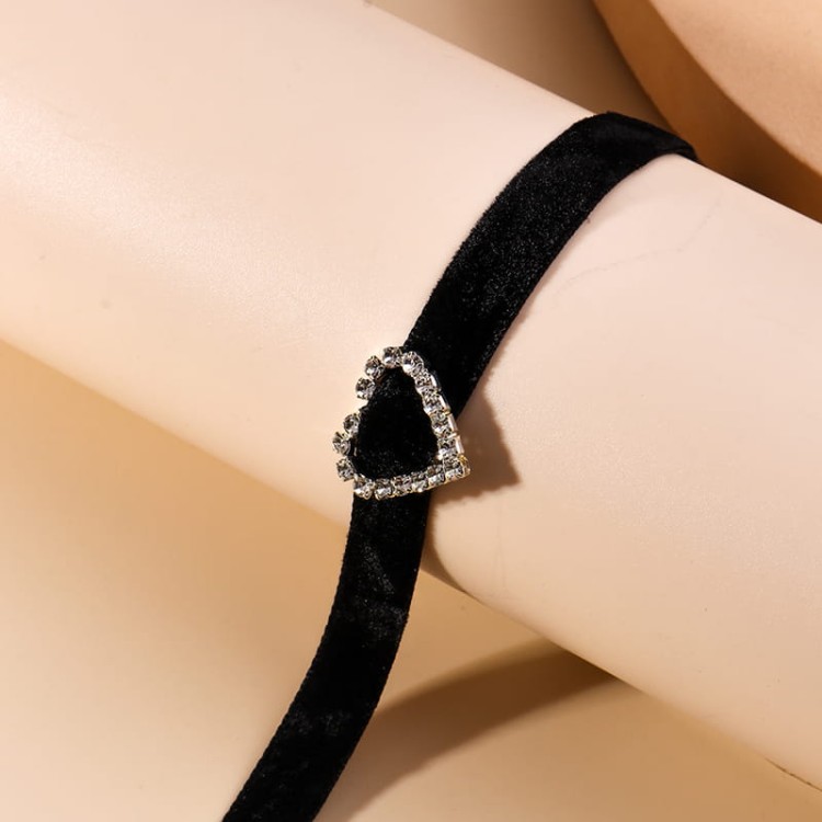 mmmKModa-Sexy-czarne-aksamitne-Chokers-naszyjniki-Punk-Style-komunikat-kryszta-mi-o-serca-naszyjnik-dla-kobiet.jpg